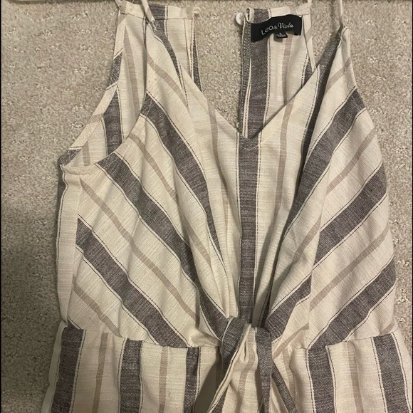 Linen jumpsuit. - Picture 2 of 5